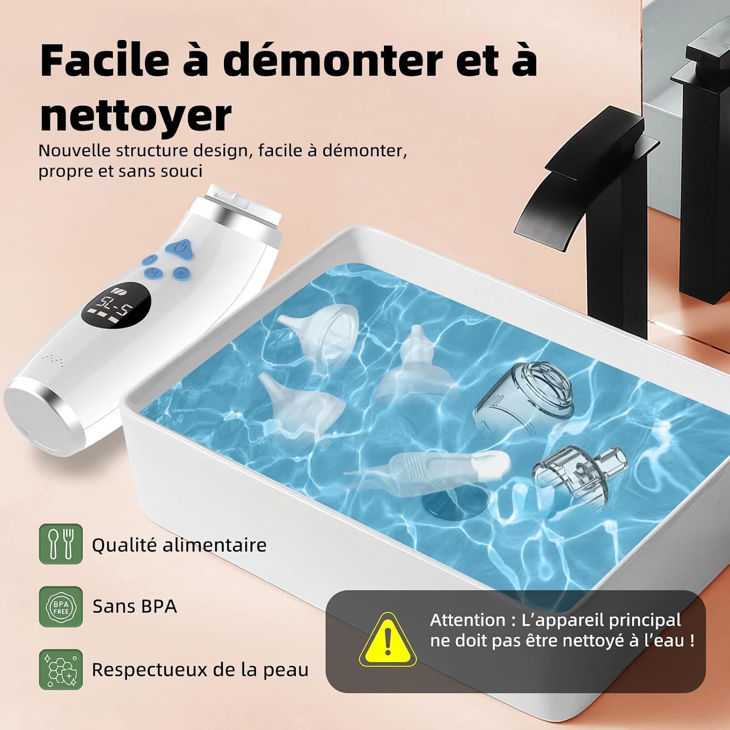 Embouts et pièces amovibles du mouche bébé Redalis lavés dans un lavabo